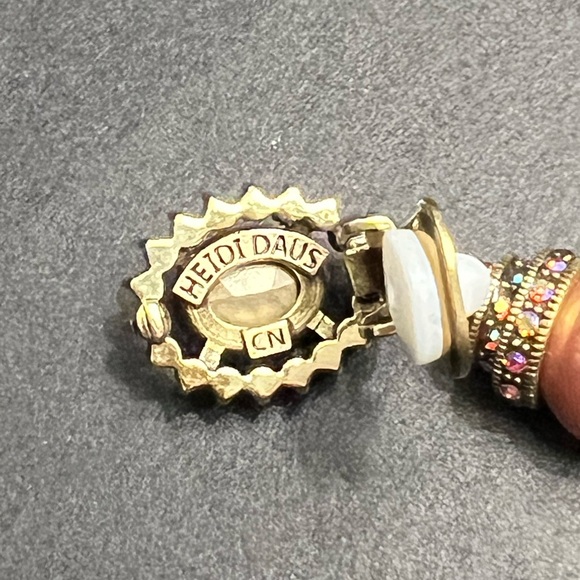 Heidi Daus 🆕 “Floral Intrigue” clip on earrings - Picture 5 of 6